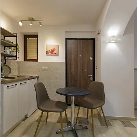 Kukuzel Apartment *
